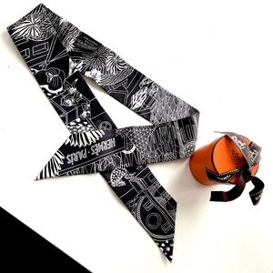 Hermes Twilly Brand New 100% silk Animapolis Limited edition